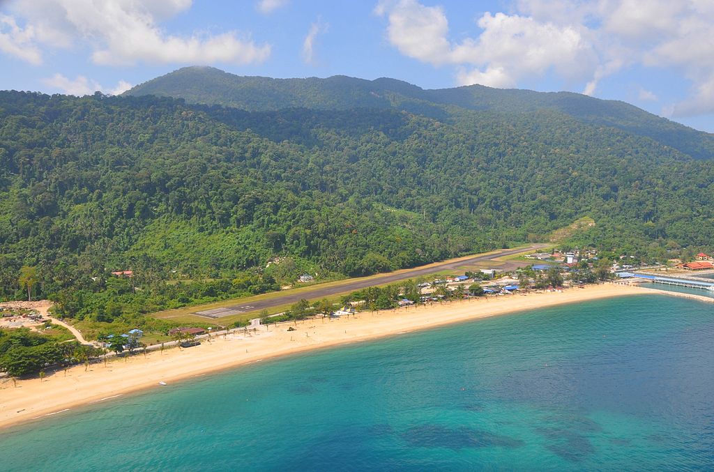 Tioman Island | Image Credit: By Glueball at English Wikipedia (Transferred from en.wikipedia to Commons.) [Public domain], <a href="https://commons.wikimedia.org/wiki/File:Tioman_runway_01.jpg">via Wikimedia Commons</a>