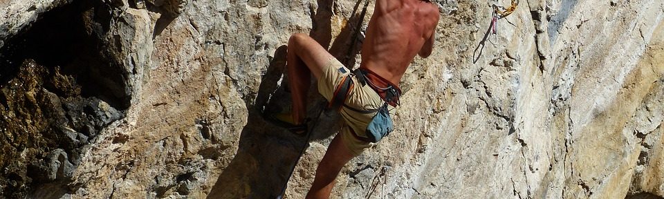 Top rock-climbing spots in Oman – A rock climbers paradise! – Explore the vast rocky outdoors of Oman
