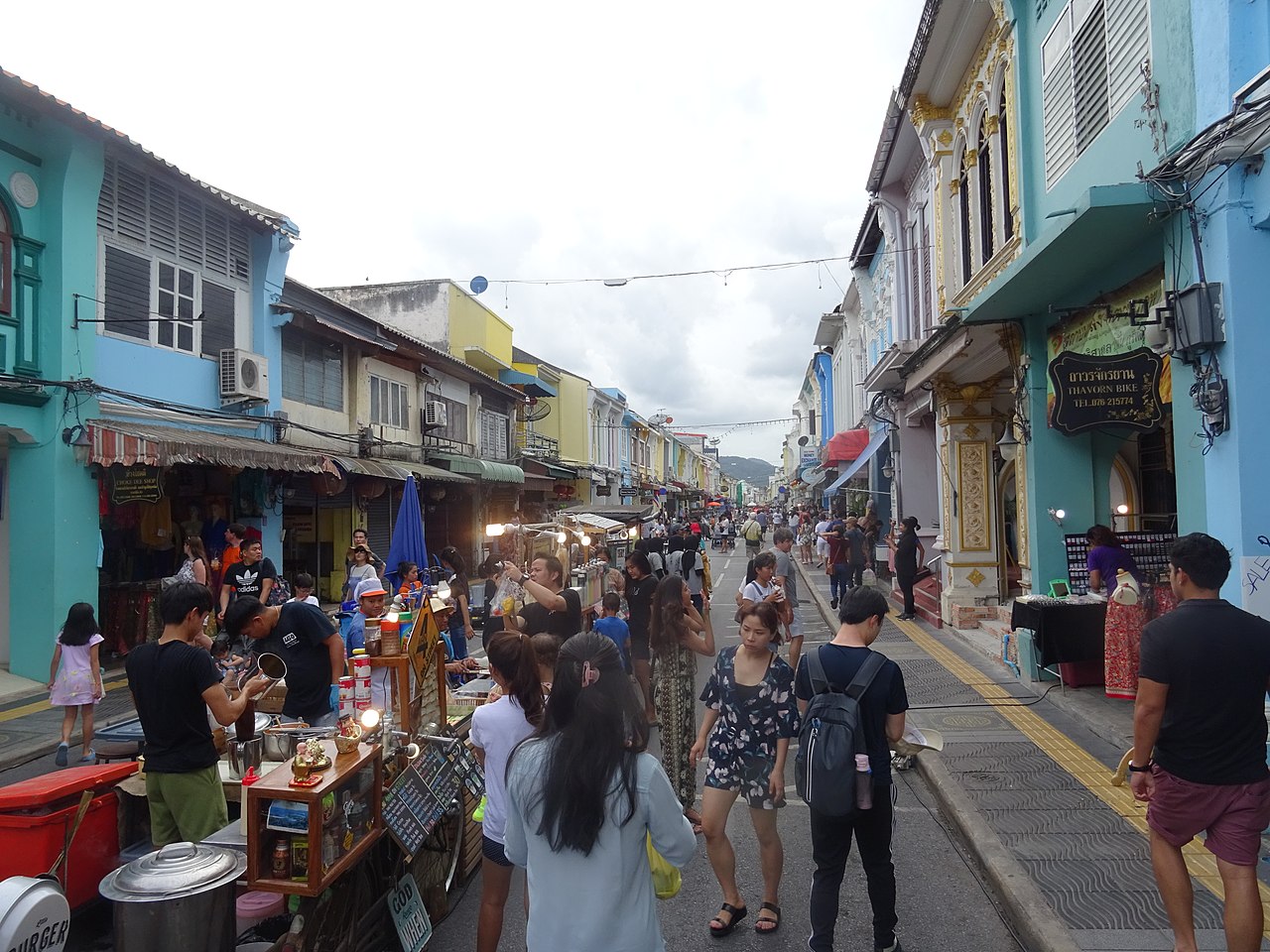 Explore Many Options at the Phuket Night Markets