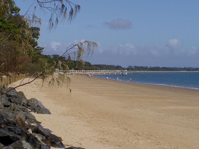 Hervey_Bay_beach