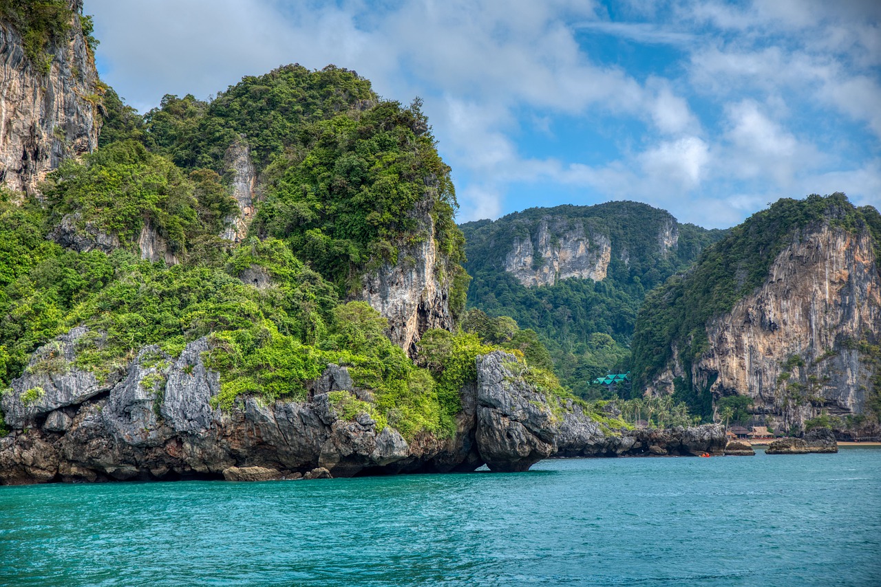 A Handy Guide to Sail in Hidden Islands in Krabi