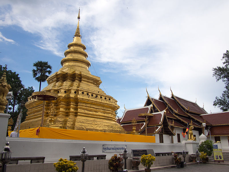 The oldest & most highly revered temple in North Thailand – A place once the Lord Buddha visited