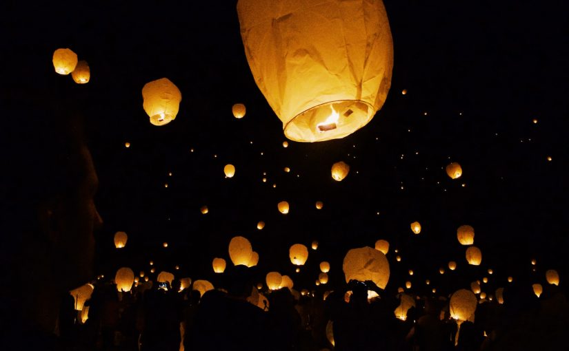 Experiencing Yi Peng & Loy Krathong in Thailand