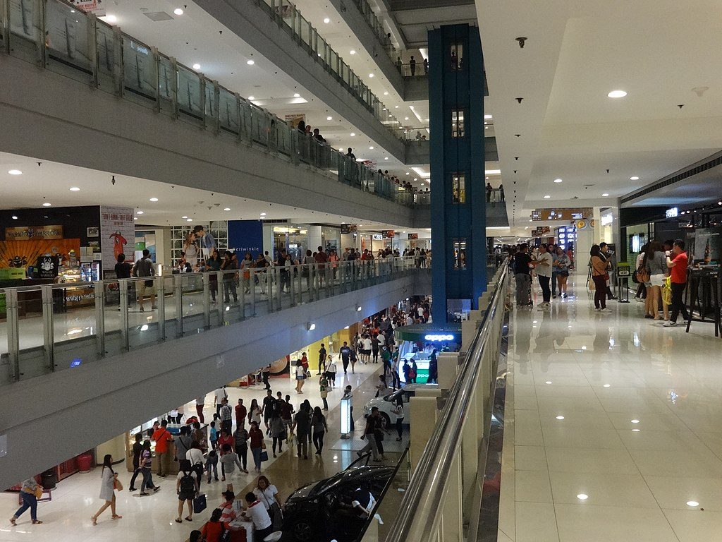 SM_megamall_-_Building_A_atrium_(EDSA,_Ortigas_Center,_Mandaluyong)(2017-07-15)