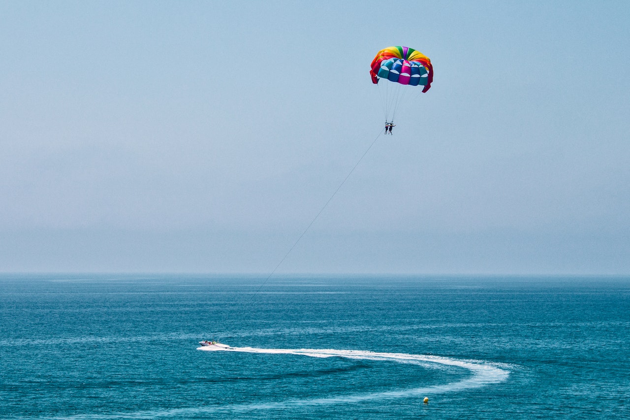 Parasailing 