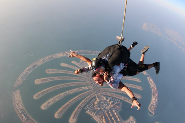 Soaring Above the Skyline – Skydiving in Dubai’s Exhilarating Skies