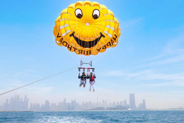 Parasailing And Paragliding In Dubai – Soar Above Dubai!