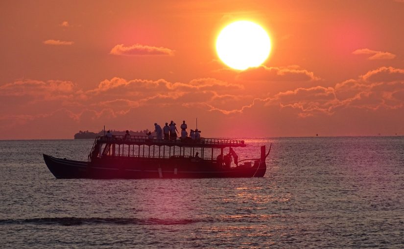 Thrilling Activities in Maldives You Don’t Want to Miss – From Waves to Walks in Paradise!