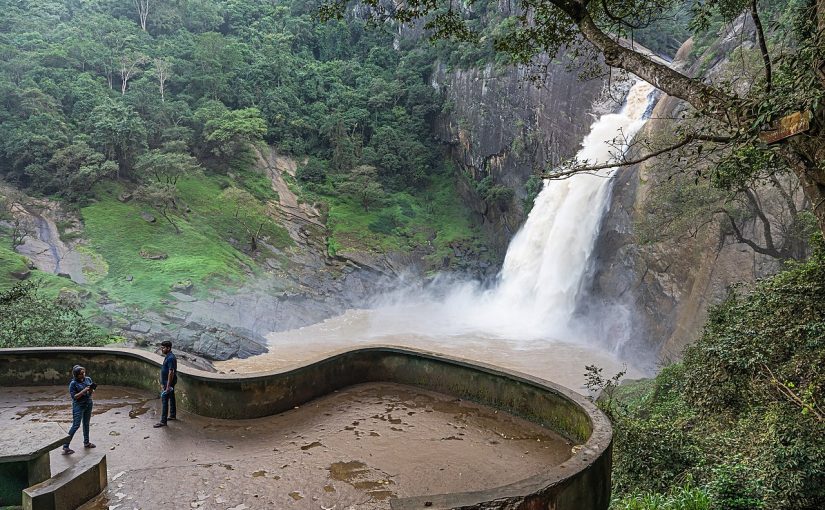 Discover Dunhinda Falls: A Must-See in Sri Lanka’s Hill Country
