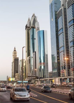 Sun, Shade, and a Cold Drink – The Art of the Dubai Pool Day